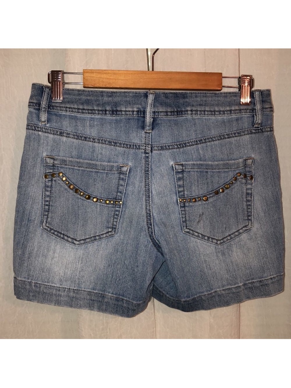 Sonoma 4 Vintage Wash Brass Color Studded Blue Denim Shorts - Picture 2 of 16
